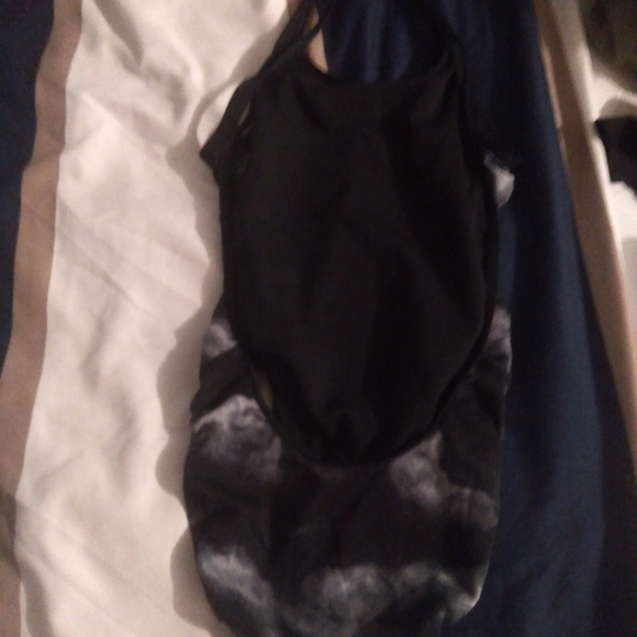 Bathing suit - Picture 2 of 3